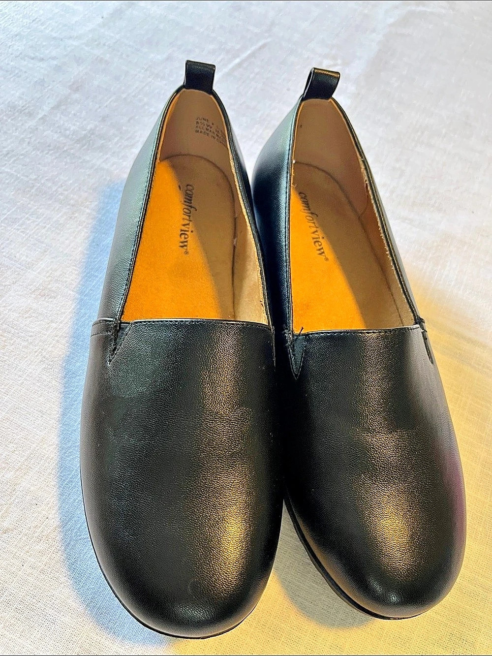 Comfortview The June Leather-Like Slip On Flat Black. Size 8.5 Wide
